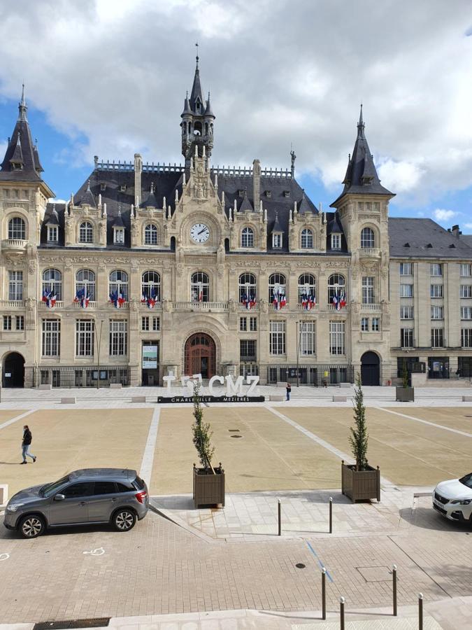 Studio De L'Hotel De Ville Charleville-Mezieres Luaran gambar
